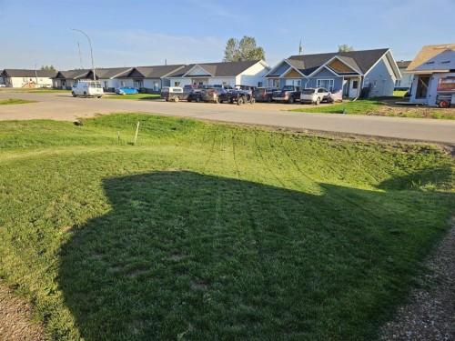 10406 105 Ave, La Crete, AB - Outdoor