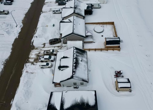 10406 105 Ave, La Crete, AB - Outdoor