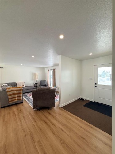 10406 105 Ave, La Crete, AB - Indoor