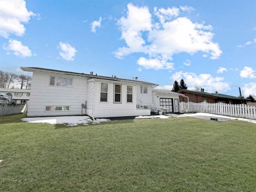 10650 104Th Avenue, Grande Cache, AB - Outdoor