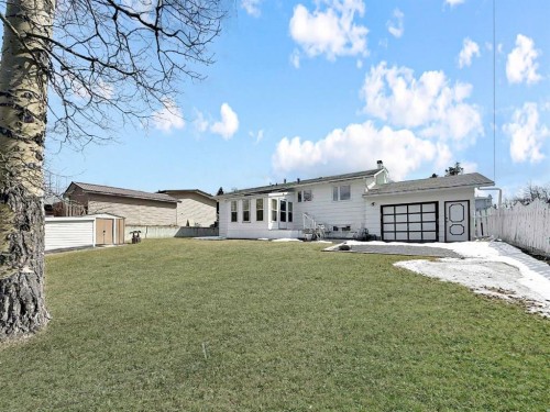 10650 104Th Avenue, Grande Cache, AB - Outdoor