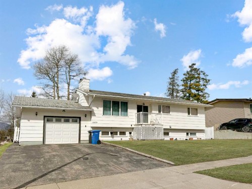 10650 104Th Avenue, Grande Cache, AB - Outdoor