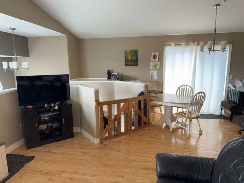 9520 92 Street, Wembley, AB - Indoor Photo Showing Dining Room