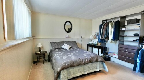 8101 95 Street, Peace River, AB - Indoor Photo Showing Bedroom