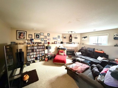 8821 Lakeland Drive, Grande Prairie, AB - Indoor Photo Showing Gym Room