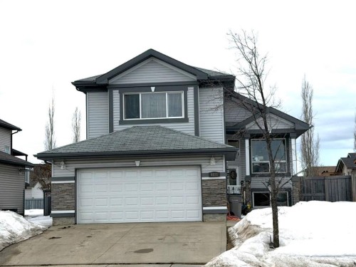 8821 Lakeland Drive  Grande Prairie, AB T8X 1V8