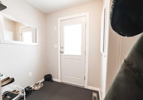 10705 101 Avenue, La Crete, AB - Indoor Photo Showing Other Room