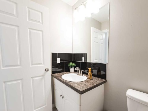 10705 101 Avenue, La Crete, AB - Indoor Photo Showing Bathroom