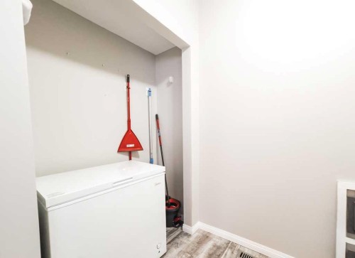 10705 101 Avenue, La Crete, AB - Indoor