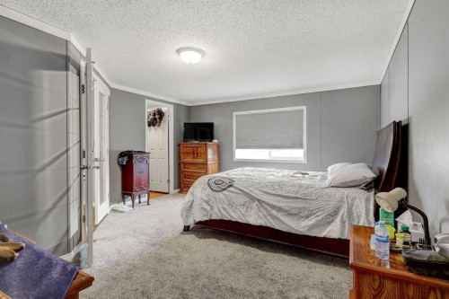 8930 89St, Grande Prairie, AB - Indoor Photo Showing Bedroom