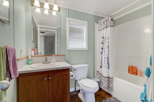 8930 89St, Grande Prairie, AB - Indoor Photo Showing Bathroom