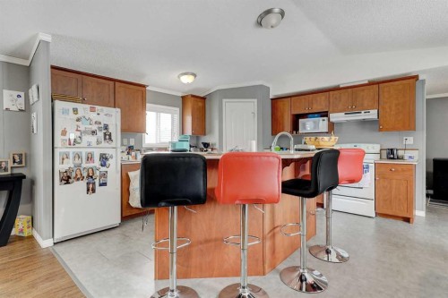 8930 89St, Grande Prairie, AB - Indoor Photo Showing Kitchen