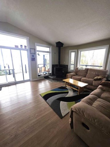 #10-1St Avenue Key Cove Estates, Joussard, AB - Indoor Photo Showing Living Room