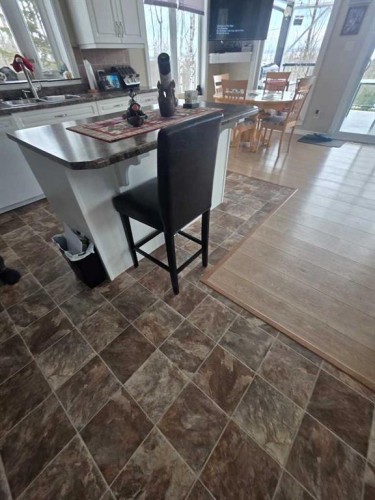 #10-1St Avenue Key Cove Estates, Joussard, AB - Indoor