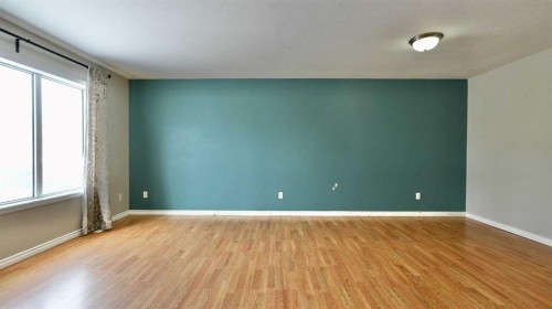 4817 54 Avenue, Grimshaw, AB - Indoor Photo Showing Other Room