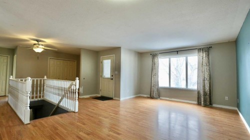 4817 54 Avenue, Grimshaw, AB - Indoor