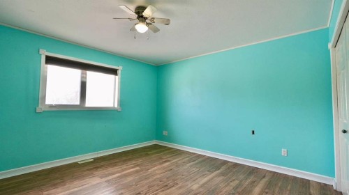 4817 54 Avenue, Grimshaw, AB - Indoor Photo Showing Other Room