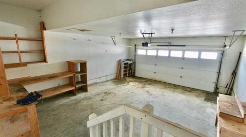 4817 54 Avenue, Grimshaw, AB - Indoor Photo Showing Garage
