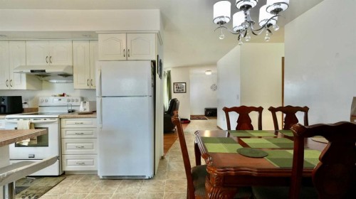 10302 83 Street, Peace River, AB - Indoor Photo Showing Kitchen