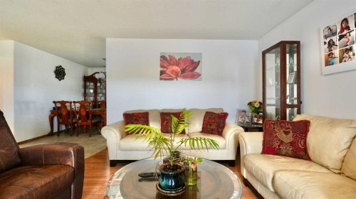 10302 83 Street, Peace River, AB - Indoor Photo Showing Living Room