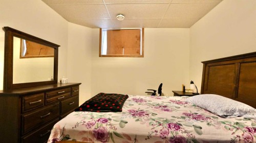 10302 83 Street, Peace River, AB - Indoor Photo Showing Bedroom