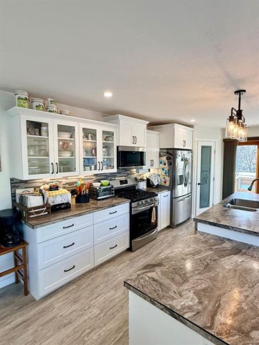 9202 95 Ave, La Crete, AB - Indoor Photo Showing Kitchen With Double Sink