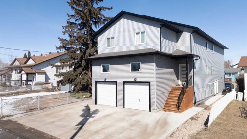 9313 103 Avenue  Grande Prairie, AB T8V 1B2