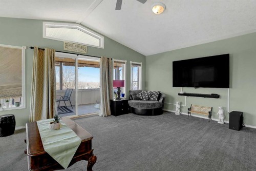 308 11Th Avenue, Beaverlodge, AB - Indoor Photo Showing Living Room