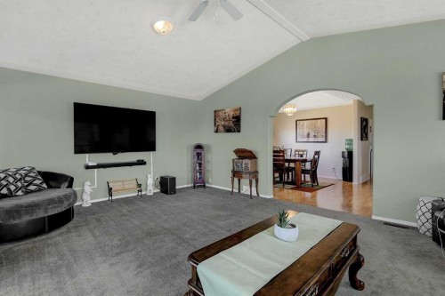 308 11Th Avenue, Beaverlodge, AB - Indoor Photo Showing Living Room