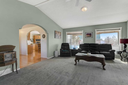 308 11Th Avenue, Beaverlodge, AB - Indoor Photo Showing Living Room