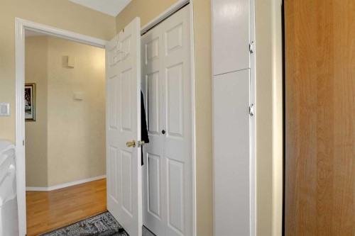 308 11Th Avenue, Beaverlodge, AB - Indoor