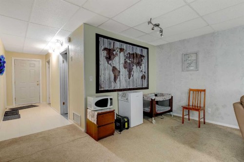 308 11Th Avenue, Beaverlodge, AB - Indoor