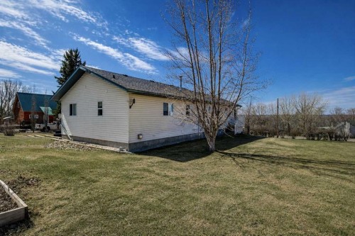 308 11Th Avenue, Beaverlodge, AB - Outdoor