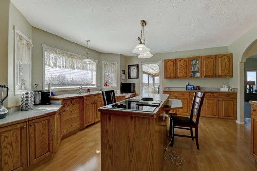308 11Th Avenue, Beaverlodge, AB - Indoor Photo Showing Kitchen