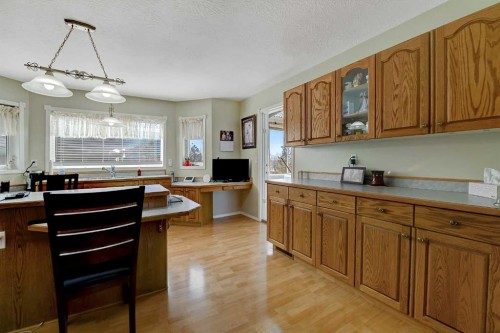 308 11Th Avenue, Beaverlodge, AB - Indoor Photo Showing Kitchen