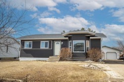 8218 Mission Heights Drive Grande Prairie, AB T8W 2A5