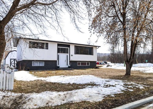 11237 91 Street  Peace River, AB T8S 1P7