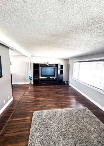 11237 91 Street, Peace River, AB 