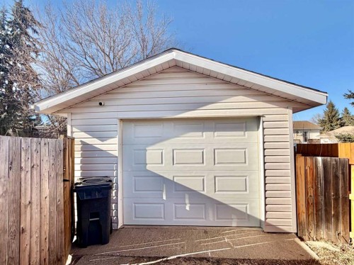 9610 77 Avenue, Peace River, AB - Outdoor With Exterior