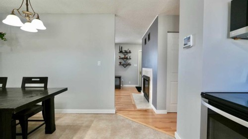 9610 77 Avenue, Peace River, AB - Indoor Photo Showing Dining Room