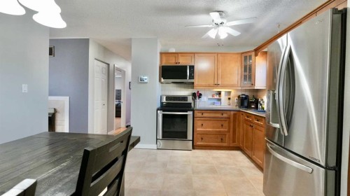 9610 77 Avenue, Peace River, AB - Indoor Photo Showing Kitchen
