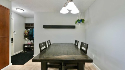 9610 77 Avenue, Peace River, AB - Indoor Photo Showing Dining Room