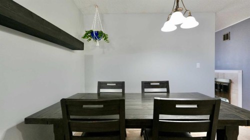 9610 77 Avenue, Peace River, AB - Indoor Photo Showing Dining Room
