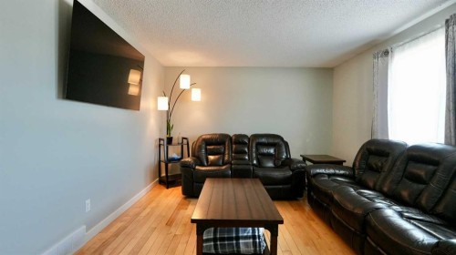 9610 77 Avenue, Peace River, AB - Indoor