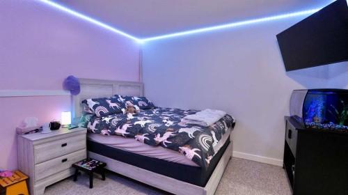 9610 77 Avenue, Peace River, AB - Indoor Photo Showing Bedroom
