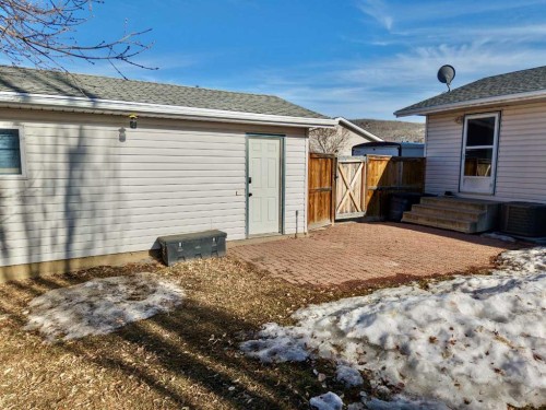 9610 77 Avenue, Peace River, AB - Outdoor With Exterior