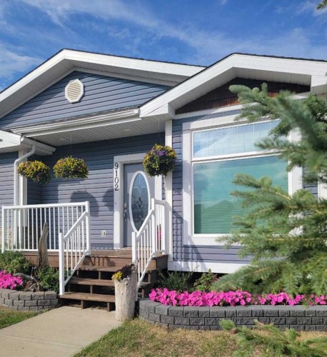 9102 127 Avenue  Peace River, AB T8S 1W7