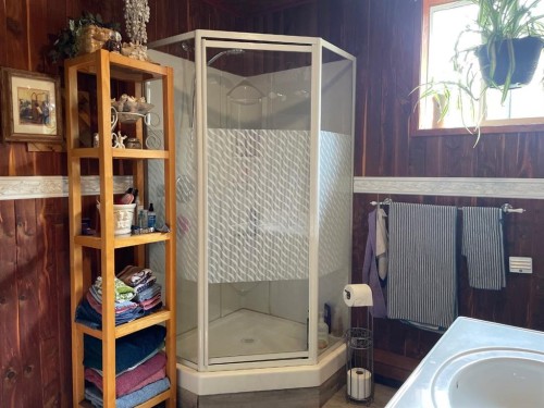 7923 Range Road 73, Rural Saddle Hills County, AB - Indoor Photo Showing Bathroom