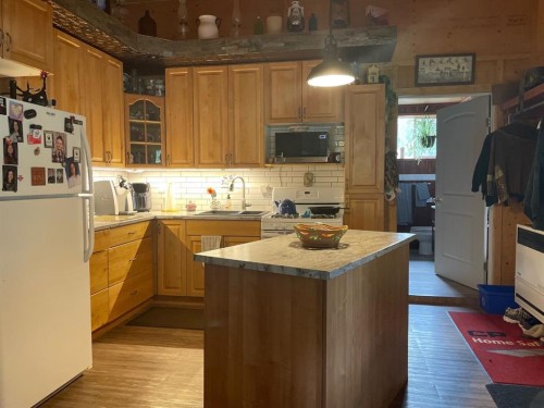 7923 Range Road 73, Rural Saddle Hills County, AB - Indoor Photo Showing Kitchen