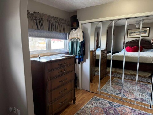 121 2 Avenue, Falher, AB - Indoor Photo Showing Bedroom